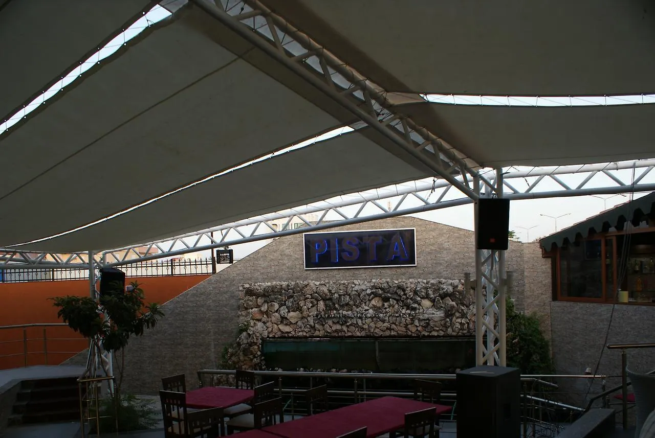 Garden Palase Hotel Fier 3*,  Albania