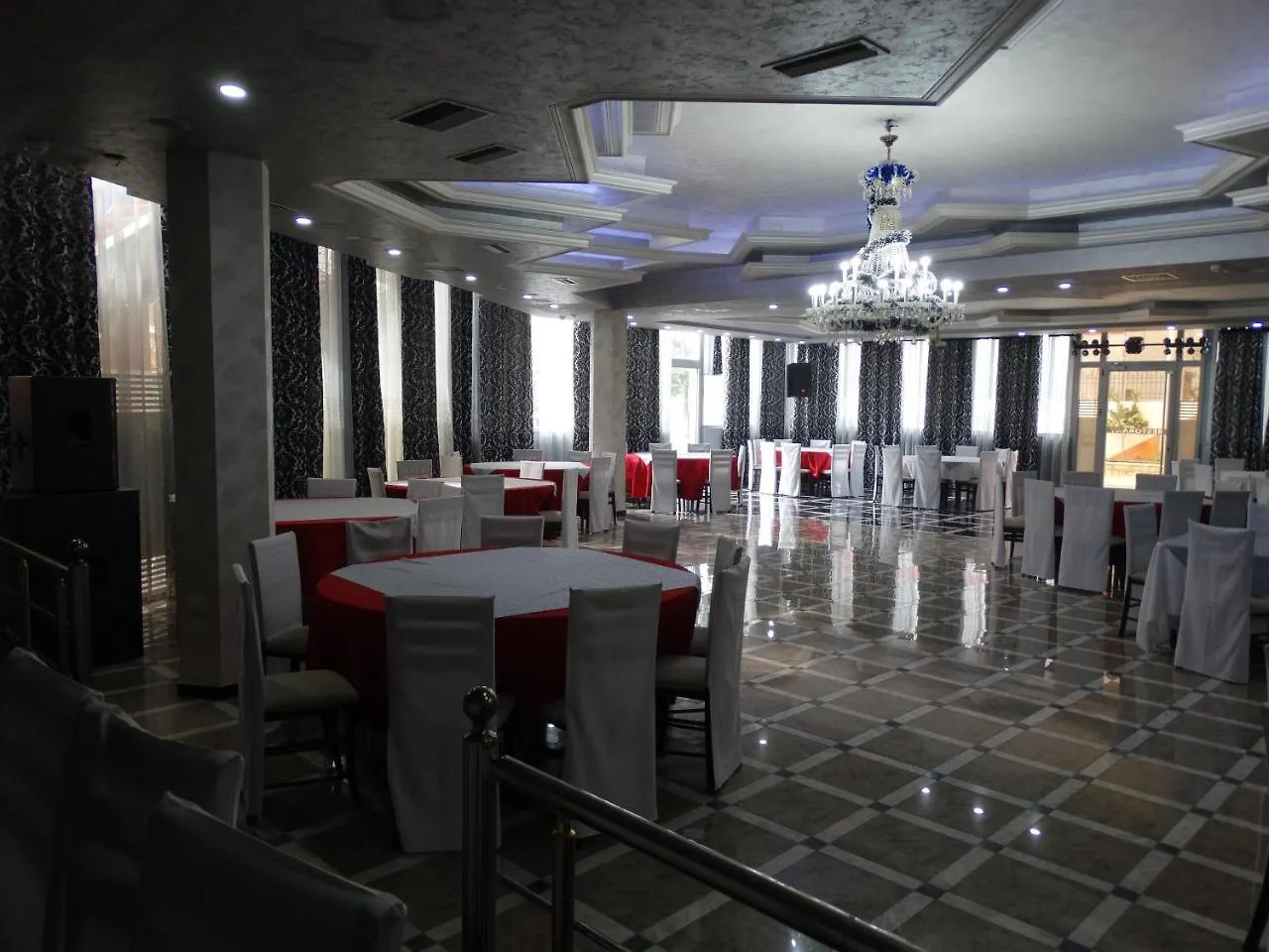 Garden Palase Hotel Fier