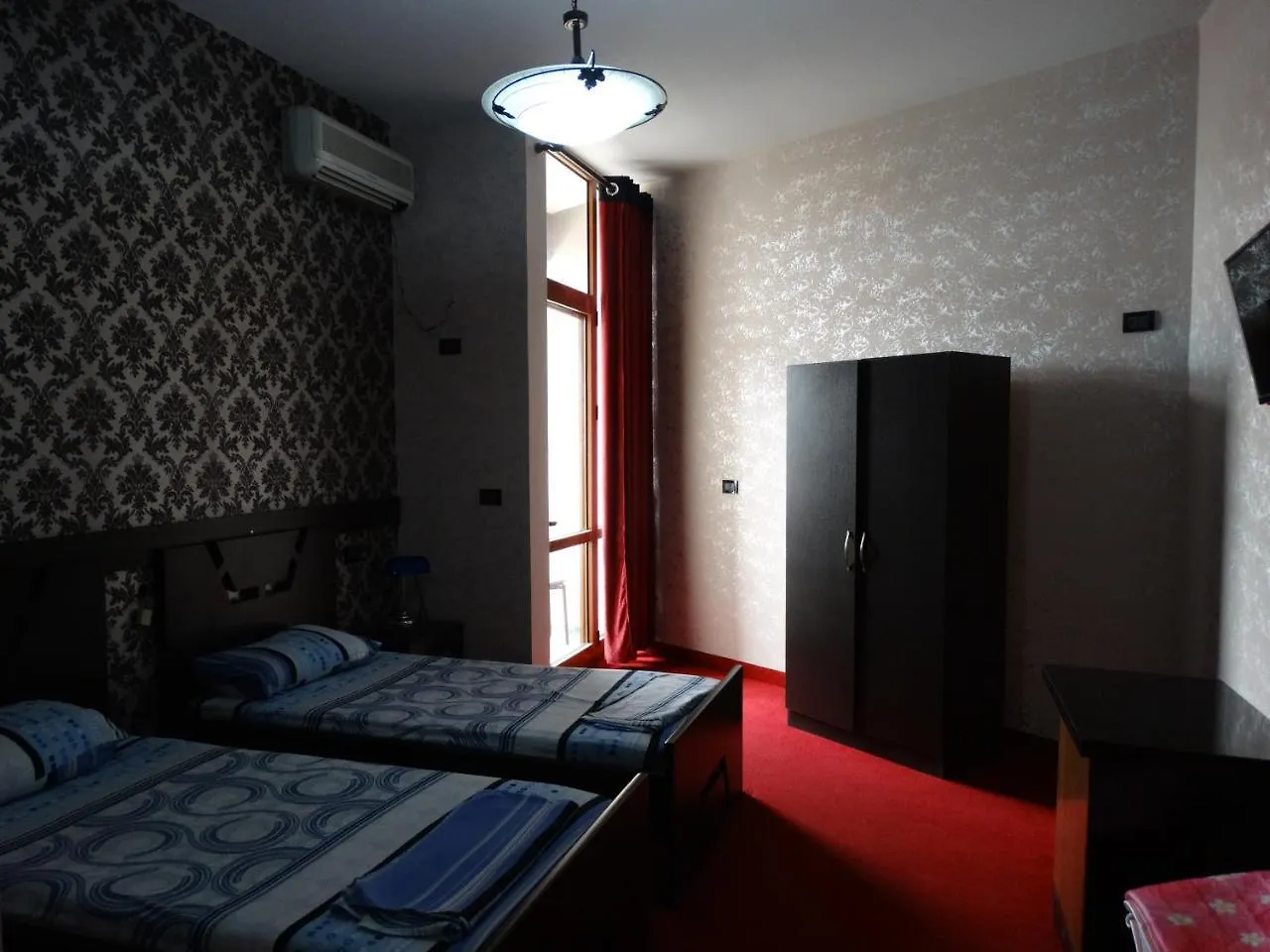 Garden Palase Hotel Fier 3*,