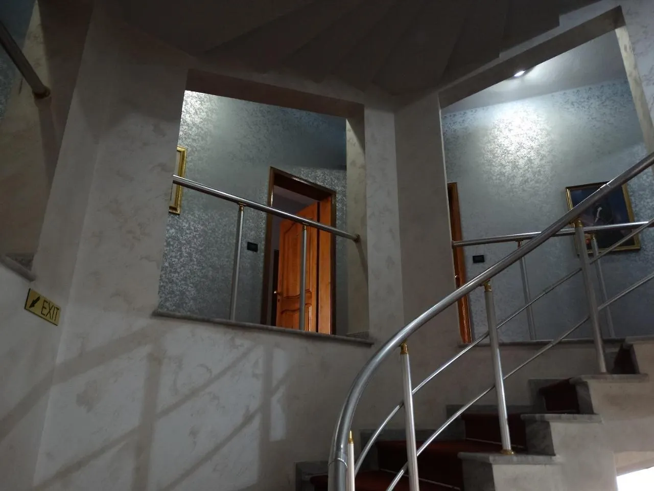 Garden Palase Hotel Fier 3*,  Albania