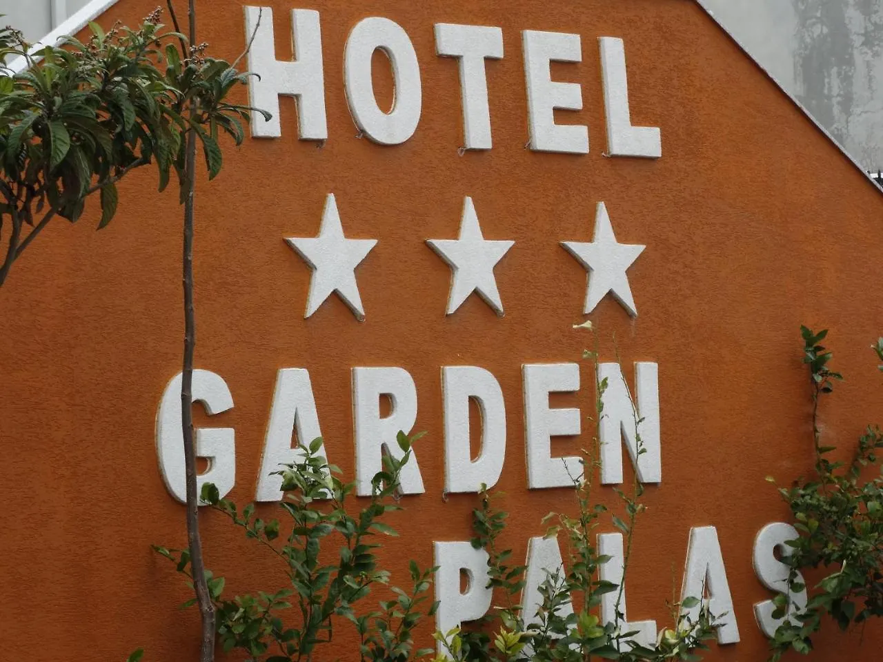 Garden Palase Hotel Fier